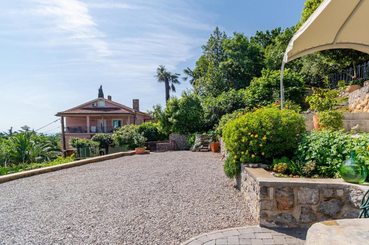 Apartments By The Sea Medveja, Opatija - 7720 로브란 외부 사진
