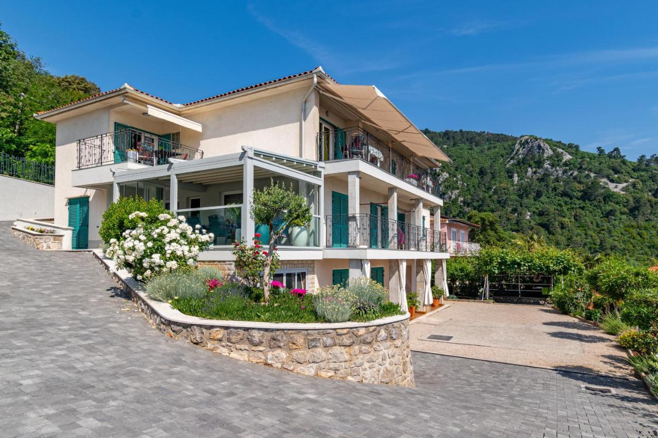 Apartments By The Sea Medveja, Opatija - 7720 로브란 외부 사진