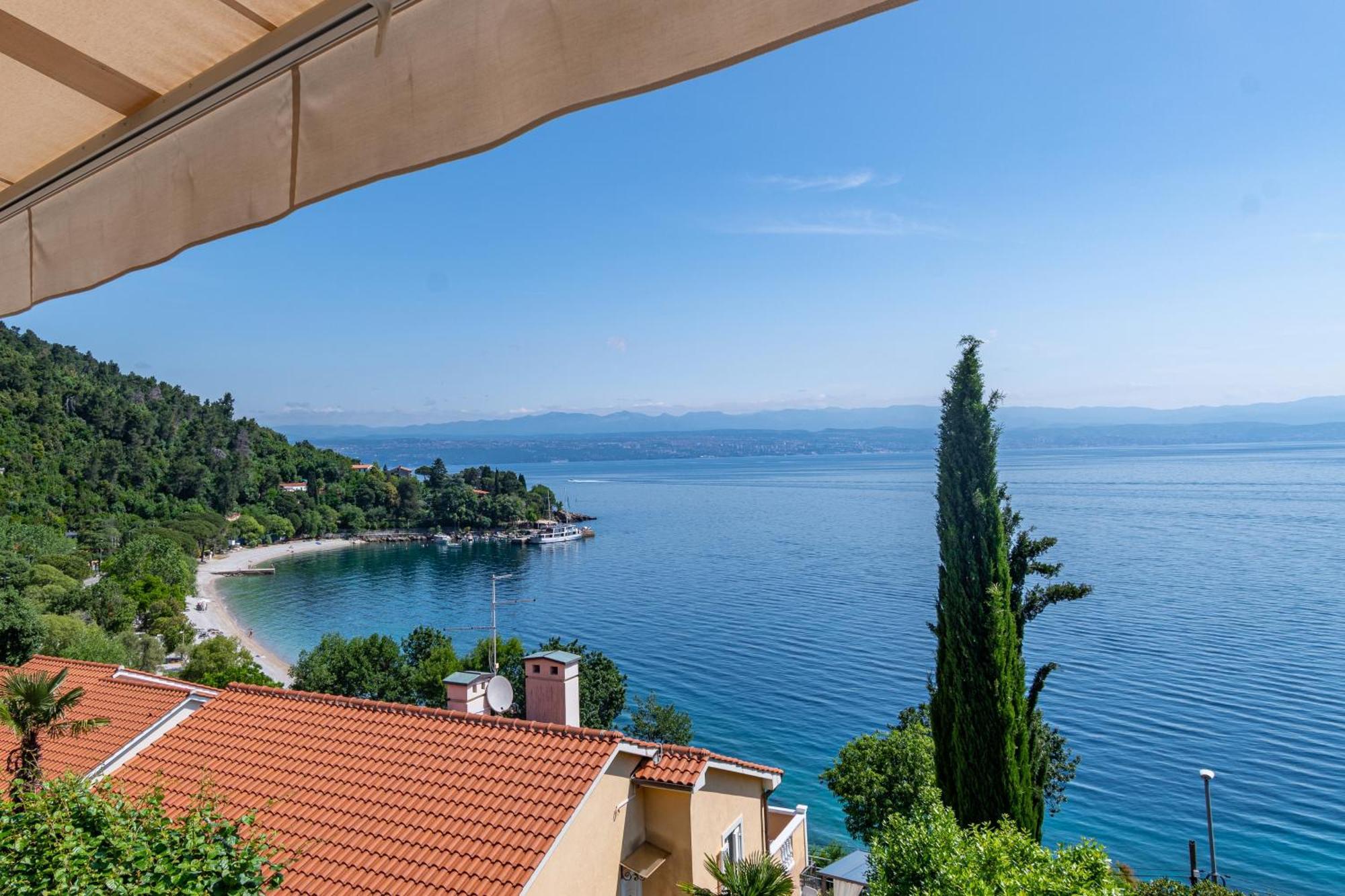 Apartments By The Sea Medveja, Opatija - 7720 로브란 외부 사진