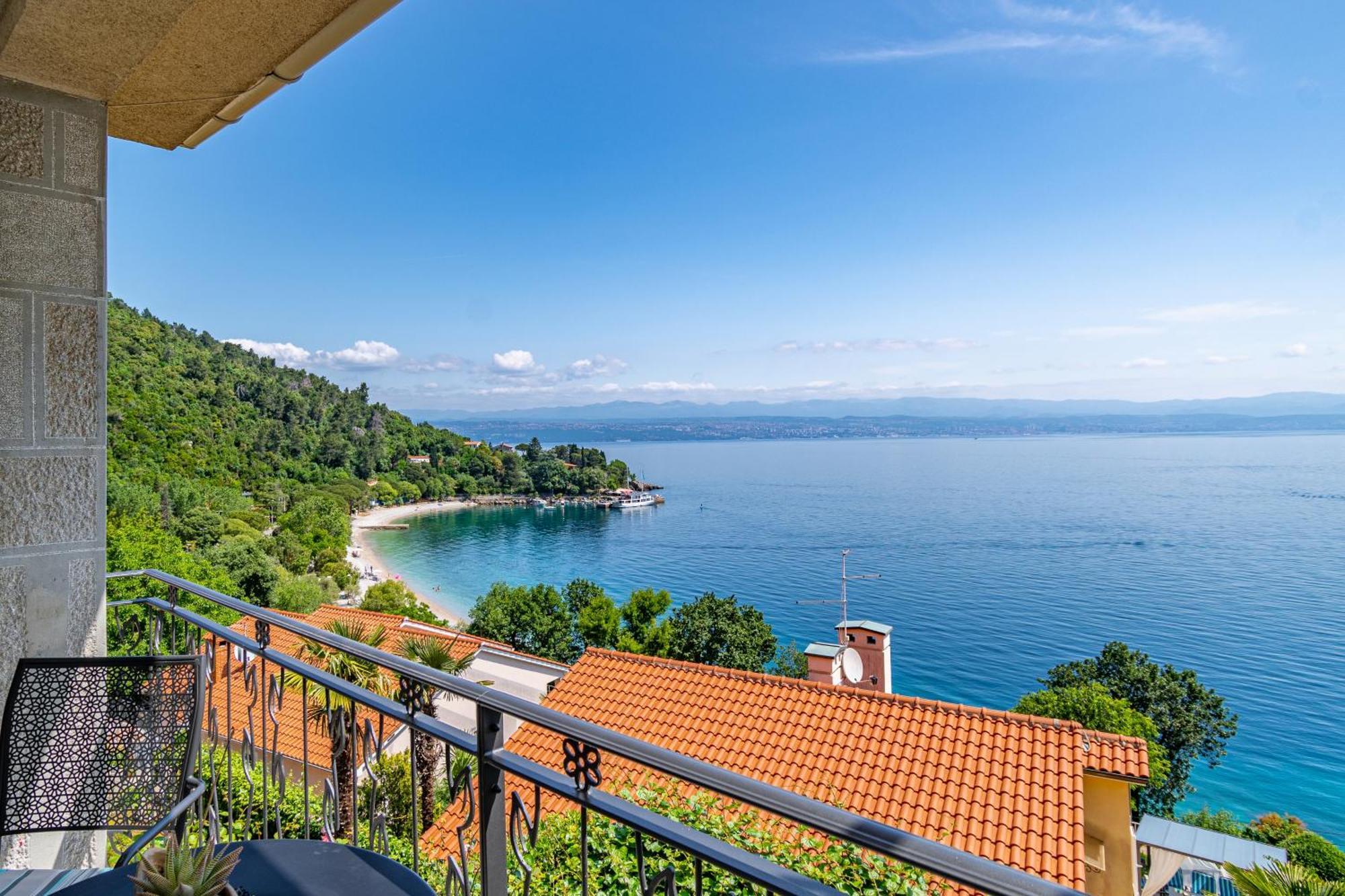 Apartments By The Sea Medveja, Opatija - 7720 로브란 외부 사진