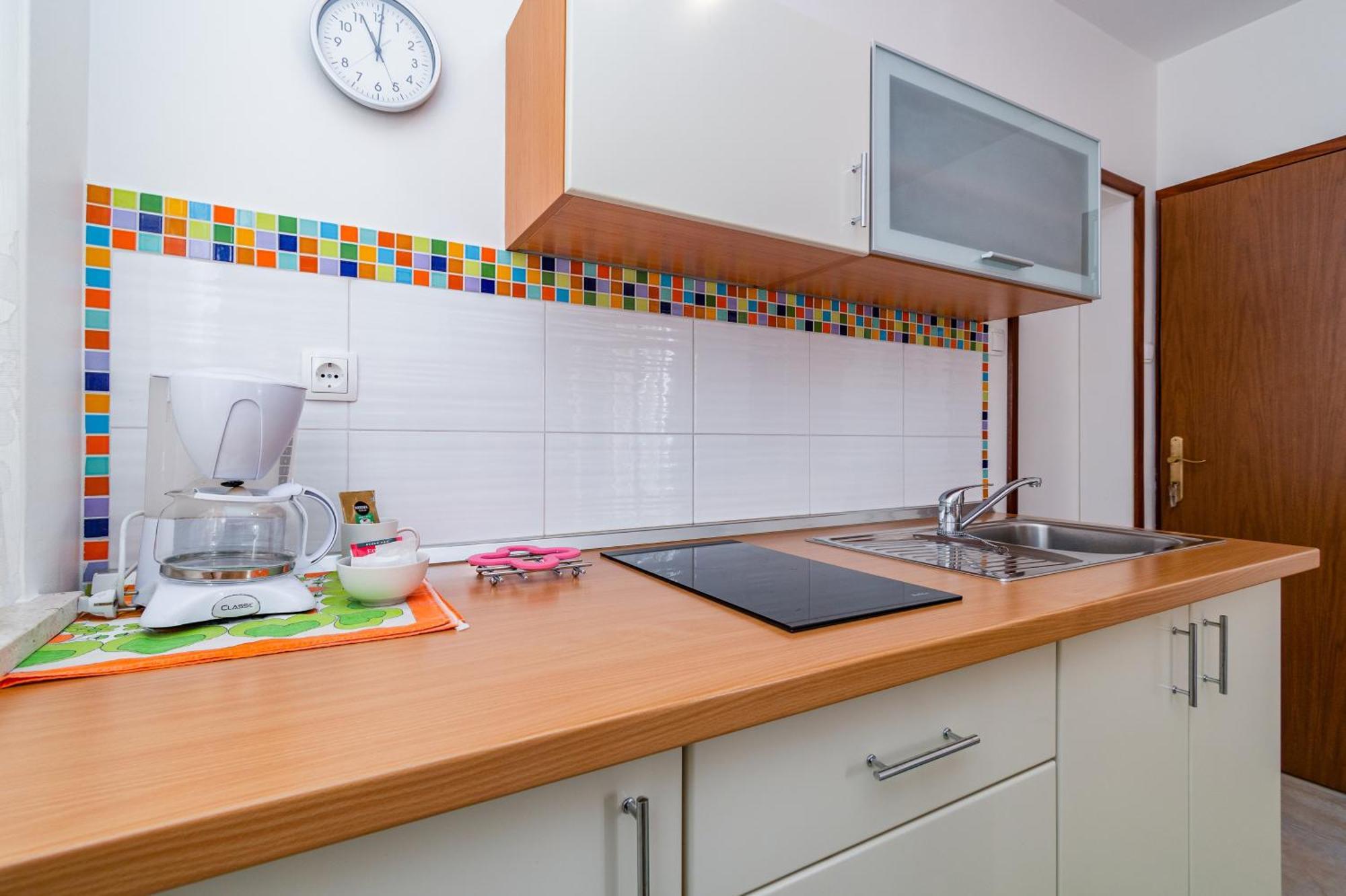 Apartments By The Sea Medveja, Opatija - 7720 로브란 객실 사진