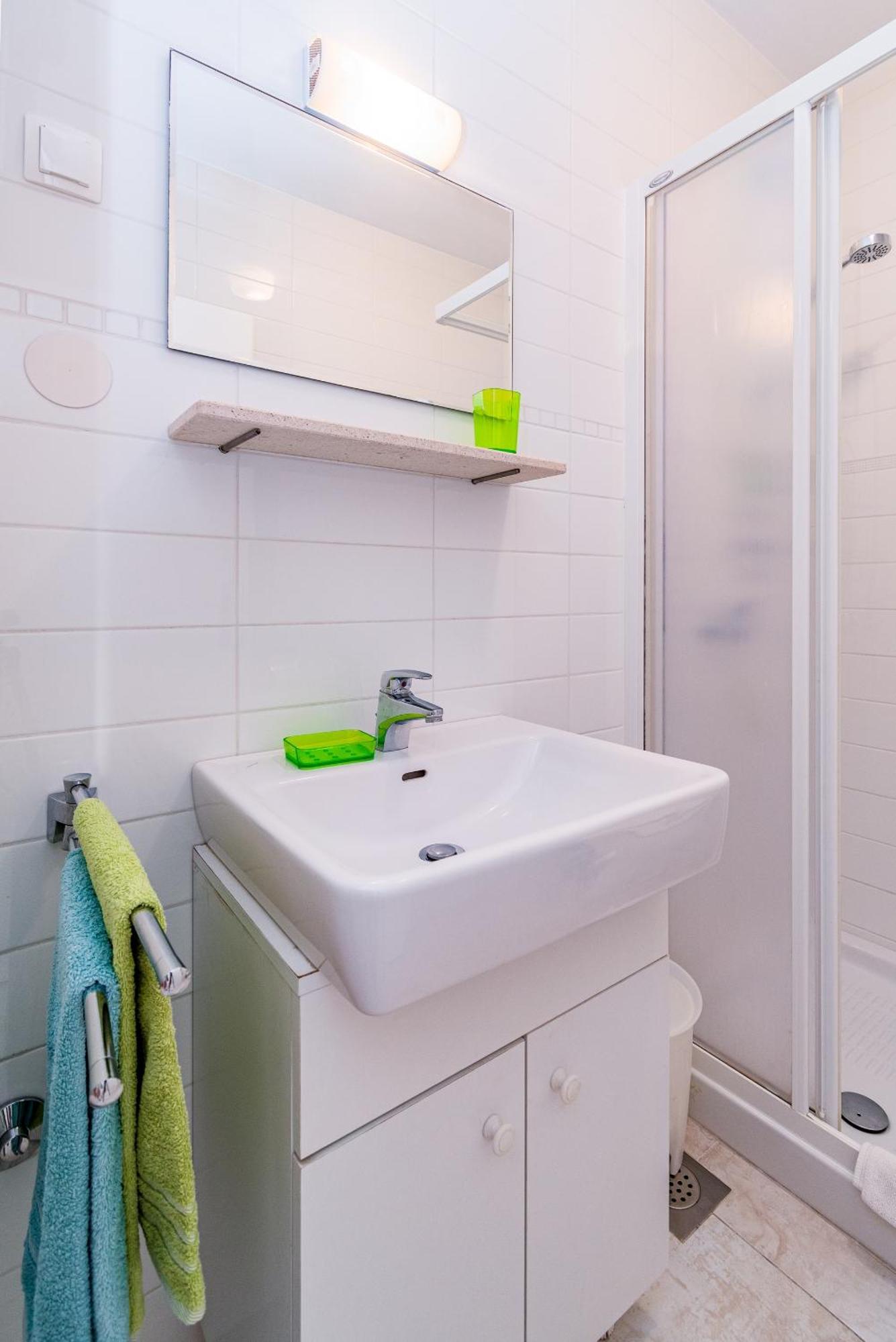 Apartments By The Sea Medveja, Opatija - 7720 로브란 객실 사진