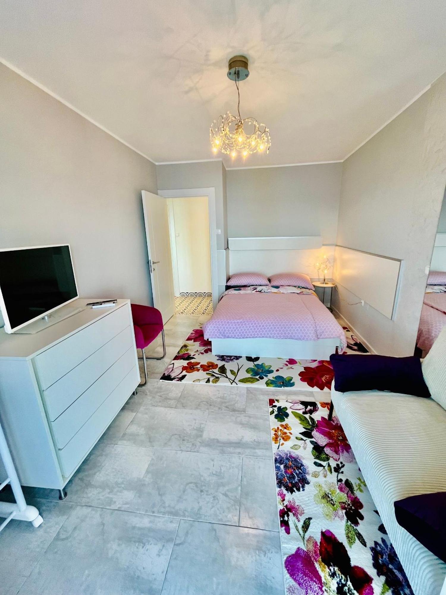 Apartments By The Sea Medveja, Opatija - 7720 로브란 객실 사진