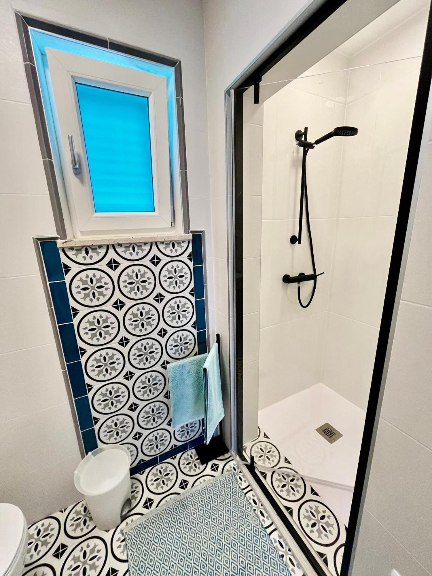 Apartments By The Sea Medveja, Opatija - 7720 로브란 객실 사진