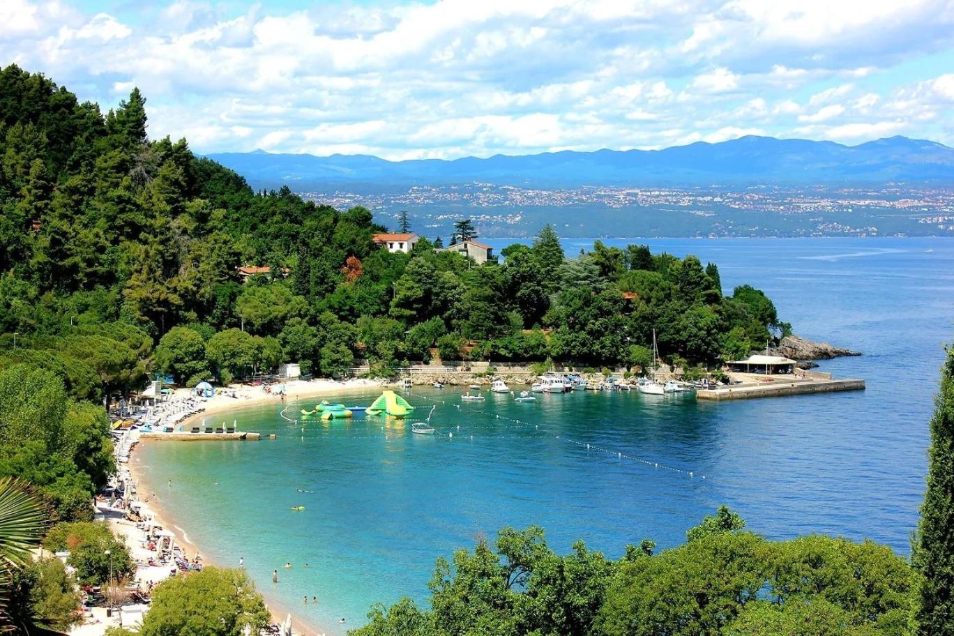 Apartments By The Sea Medveja, Opatija - 7720 로브란 외부 사진