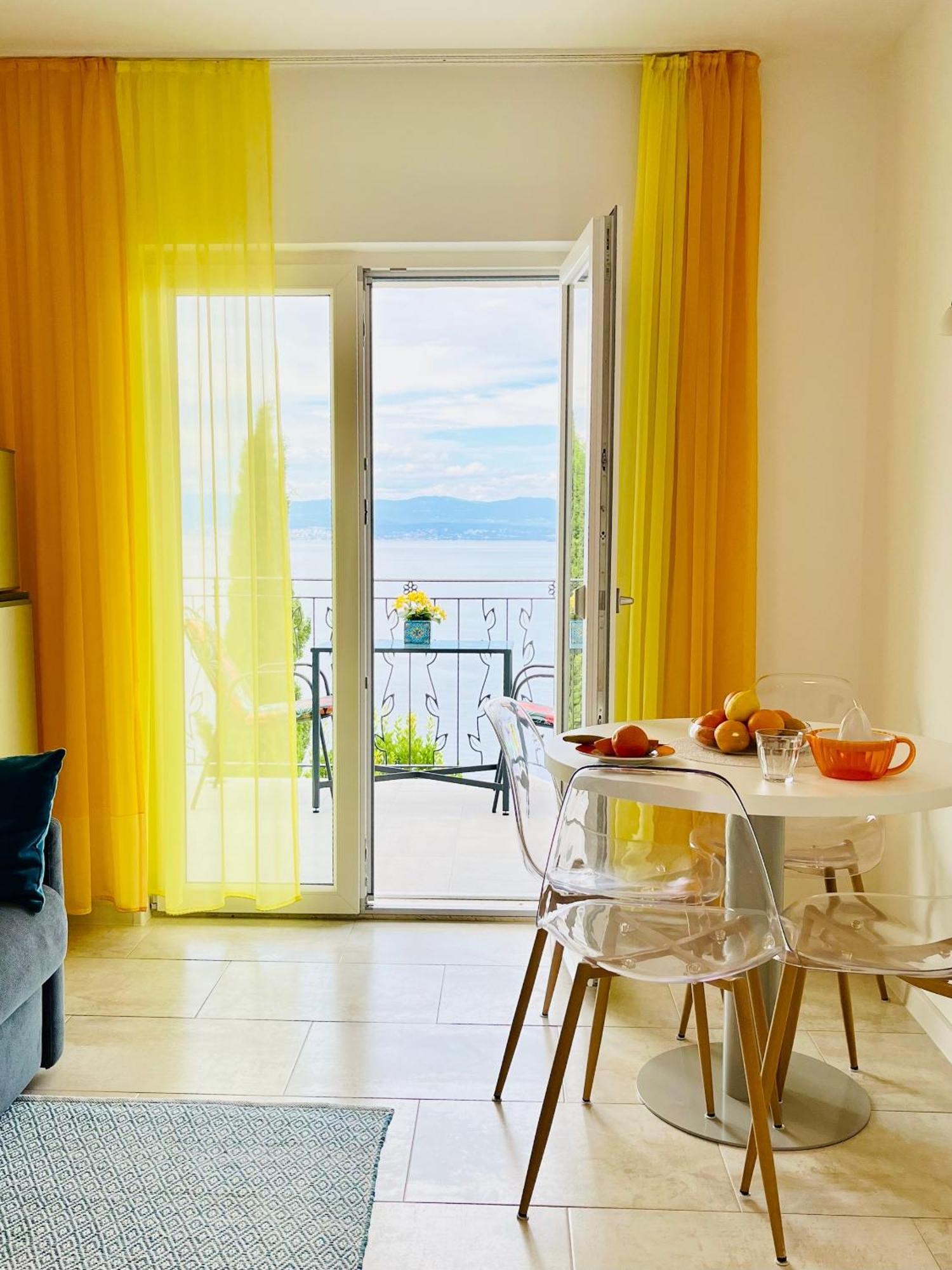 Apartments By The Sea Medveja, Opatija - 7720 로브란 외부 사진