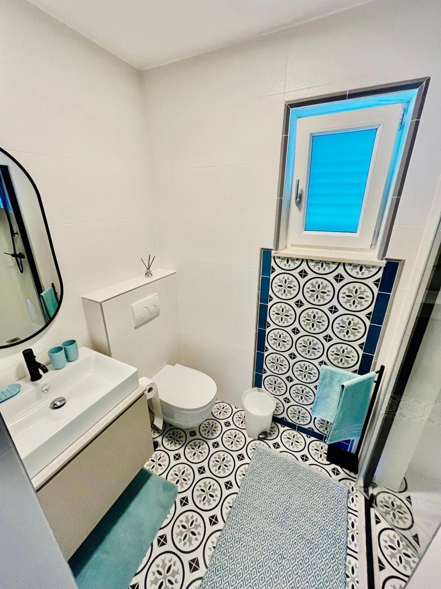 Apartments By The Sea Medveja, Opatija - 7720 로브란 외부 사진